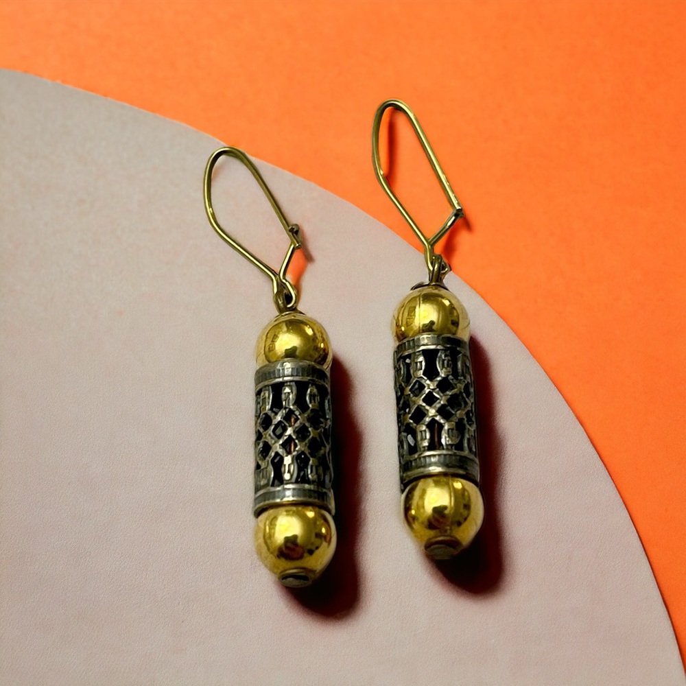 MIXED METALS DROP EARRING. .  Moroccan style design. 2” long. Like new.